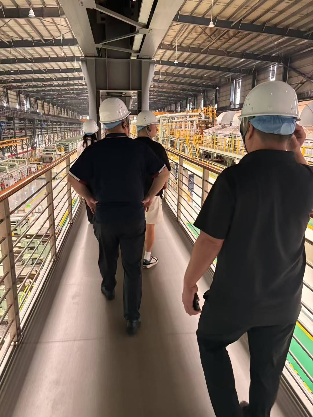 Derniers blogs de l'entreprise sur Le patron de l' acier spécial Sylaith a visité la ligne de front pour superviser et inspecter strictement la qualité du produit