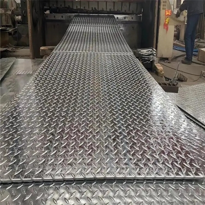 Feuille à carreaux en aluminium faite sur commande Diamond Plate Anti Slip Ribbed 200mm